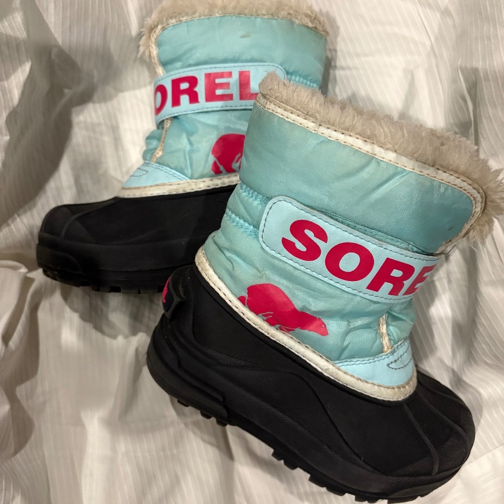 Sorel snow boots for toddler